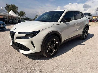 Nuova Alfa Romeo Junior Edizione Speciale 136 CV (100 kW) 2025 Bianco SUV