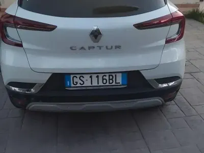 Usata Renault Captur 101 CV (74 kW) 2023 Bianco SUV