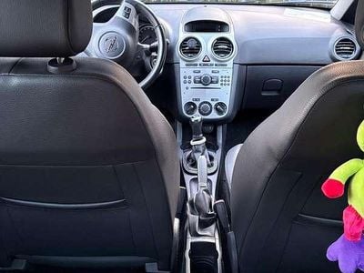 Usata Opel Corsa 86 CV (63 kW) 2012 Utilitaria