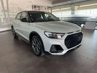 Nuova Audi A1 116 CV (85 kW) 2026 Argento SUV