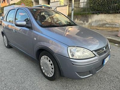Usata Opel Corsa Club 80 CV (58 kW) 2006 Azzurro pastello Berlina