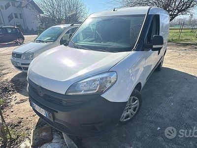 Usata Fiat Doblò 90 CV (66 kW) 2016 Monovolume