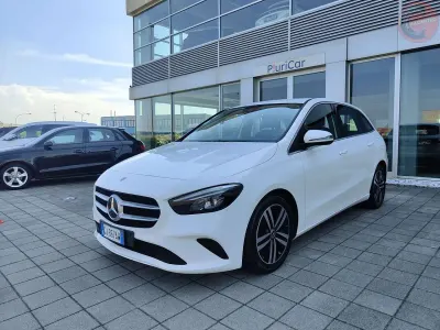 Usata Mercedes B180 116 CV (85 kW) 2022 Bianco Utilitaria