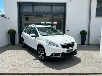 Usata Peugeot 2008 Allure 99 CV (72 kW) 2016 Bianco SUV
