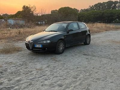 Usata Alfa Romeo 147 120 CV (88 kW) 2007 Nero Utilitaria