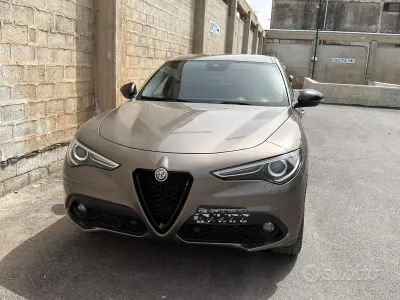 Usata Alfa Romeo Stelvio 190 CV (139 kW) 2018 Grigio SUV