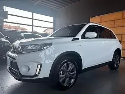Usata Suzuki Vitara Cool 129 CV (94 kW) 2023 Bianco SUV