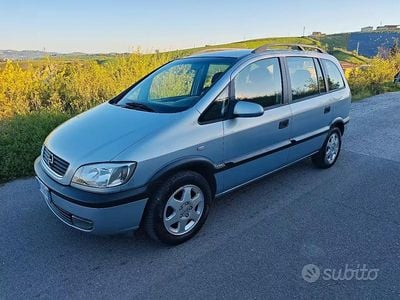 Usata Opel Zafira 116 CV (85 kW) 1999 Grigio Monovolume