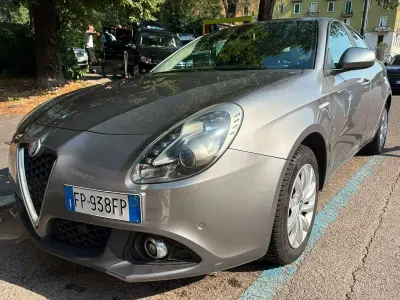 Usata Alfa Romeo Giulietta 120 CV (88 kW) 2018 Grigio Utilitaria