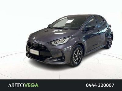 Grigio metallizzato Usata 2020 Toyota Yaris Hybrid Lounge Berlina | 15.600 € (Buon prezzo)