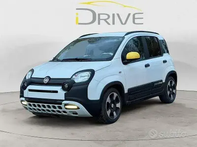 Nuova Fiat Panda Cross 69 CV (50 kW) 2025 Bianco Utilitaria