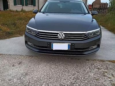 Usata VW Passat 190 CV (139 kW) 2015 Grigio Station wagon