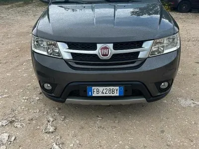 Usata Fiat Freemont 170 CV (125 kW) 2015 Grigio SUV