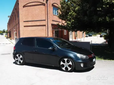 Usata VW Golf VI GTI 211 CV (155 kW) 2010 Grigio Utilitaria