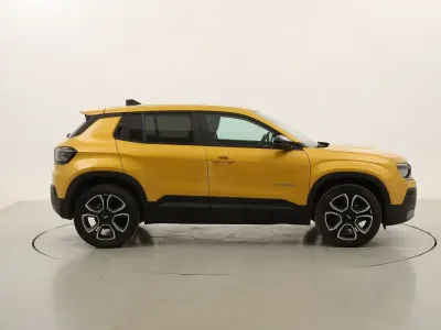 Usata Jeep Avenger Summit 101 CV (74 kW) 2025 Giallo/orogiallo/oro SUV