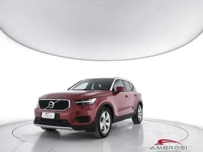 Gebraucht Volvo XC40 Momentum 190 PS (139 kW) 2018 Rot SUV