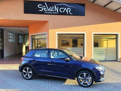 Usata Audi A1 Ambiente 110 CV (80 kW) 2023 Bicolor blu / tetto nero SUV
