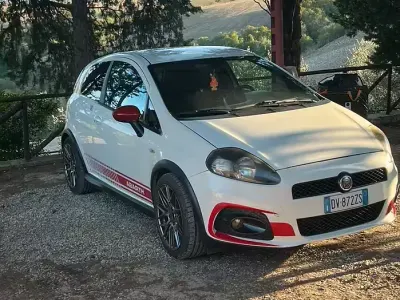 Usata Abarth Punto 155 CV (114 kW) 2009 Utilitaria