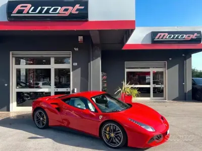 Usata Ferrari 488 670 CV (492 kW) 2019 Rosso Coupé