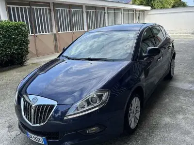 Usata Lancia Delta 120 CV (88 kW) 2009 Utilitaria