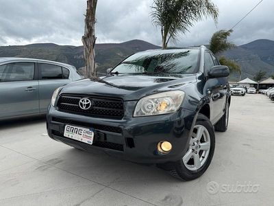 Usata Toyota RAV4 136 CV (100 kW) 2008 Nero SUV