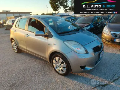 Usata Toyota Yaris 90 CV (66 kW) 2007 Grigio Utilitaria
