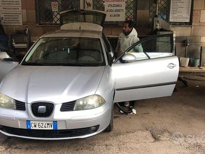 Usata Seat Ibiza 101 CV (74 kW) 2005 Grigio Monovolume