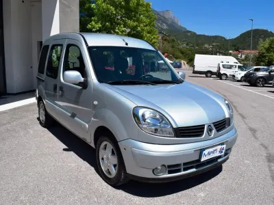 Usata Renault Kangoo Luxe 84 CV (61 kW) 2006 Argento Monovolume