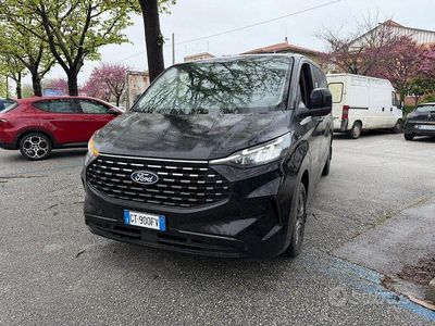 Begagnad Ford Tourneo Titanium 150 HK (110 kW) 2024 Svart Minibuss