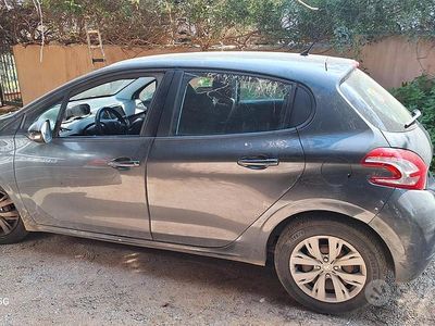 Usata Peugeot 208 68 CV (50 kW) 2013 Utilitaria