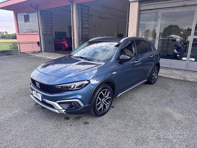 Occasion Fiat Tipo Cross 101 ch (74 kW) 2022 Bleue Berline