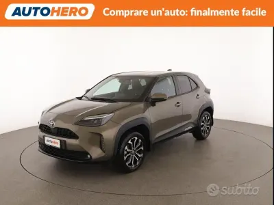 Usata Toyota Yaris Cross Trend 92 CV (67 kW) 2022 Oro SUV