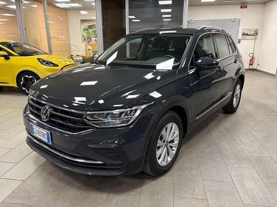 Usata VW Tiguan Life 150 CV (110 kW) 2022 Grigio scuro metallizzato SUV