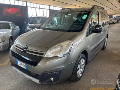 Usata Citroën Berlingo Feel 99 CV (72 kW) 2016 Grigio Monovolume