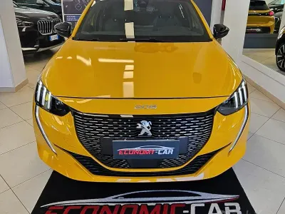 Usata Peugeot 208 GT 102 CV (75 kW) 2021 Giallo Utilitaria