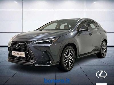 Usata Lexus NX200t Luxury Line 243 CV (178 kW) 2022 Sonic grey SUV