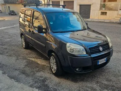 Usata Fiat Doblò 85 CV (62 kW) 2016 Grigio Monovolume