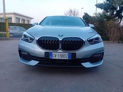 Usata BMW 116 Advantage 116 CV (85 kW) 2021 Argento Utilitaria