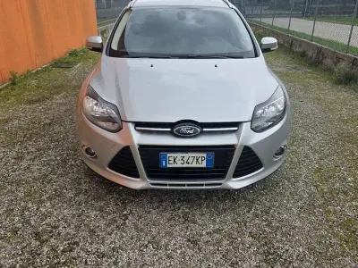 Gebraucht Ford Focus Titanium 116 PS (85 kW) 2011 Grau Kombi