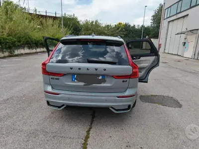 Usado Volvo XC60 Plus 197 CV (144 kW) 2023 Gris SUV