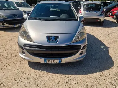Käytetty Peugeot 207 68 HP (50 kW) 2009 Harmaa Sedan