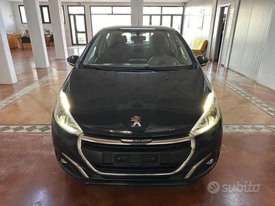 Usata Peugeot 208 Active 82 CV (60 kW) 2018 Blu Utilitaria