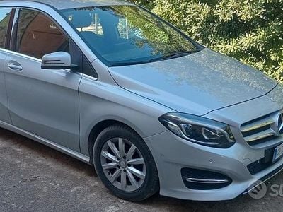Usata Mercedes B180 Executive 116 CV (85 kW) 2017 Grigio Monovolume