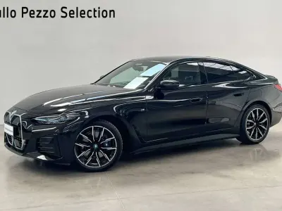 Usata BMW i4 M Sport 105 kW (143 CV) 2022 Saphirschwarz metallizzato Berlina