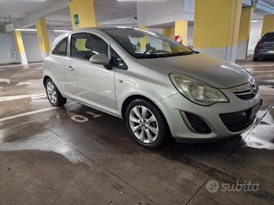 Usata Opel Corsa 85 CV (62 kW) 2013 Grigio Utilitaria