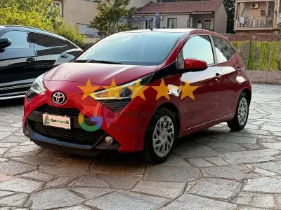 Usata Toyota Aygo Connect Style 72 CV (52 kW) 2020 Rosso Utilitaria