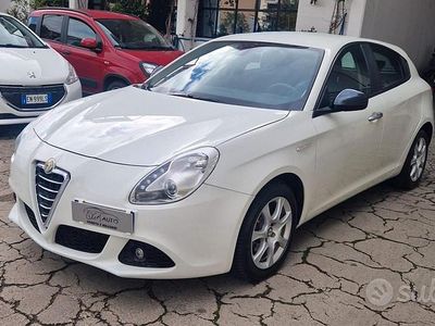 Bianco Usata 2013 Alfa Romeo Giulietta Progression Utilitaria | 6900 € (Ottimo prezzo)