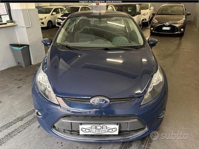 Usata Ford Fiesta 60 CV (44 kW) 2011 Blu Utilitaria