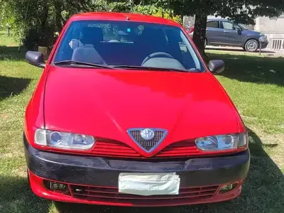 Usata Alfa Romeo 145 103 CV (75 kW) 1995 Rosso Utilitaria