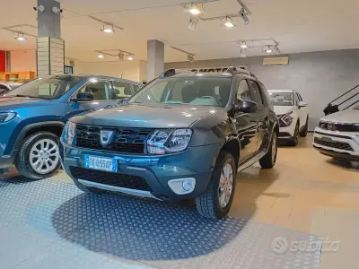 Usata Dacia Duster Black Shadow 109 CV (80 kW) 2017 Grigio SUV